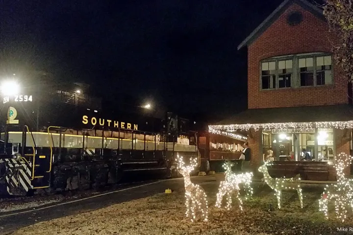 The North Pole Limited train rides are a family tradition that have been happening since 1999. It's a great way to get into the Christmas spirit and enjoy time with your loved ones.