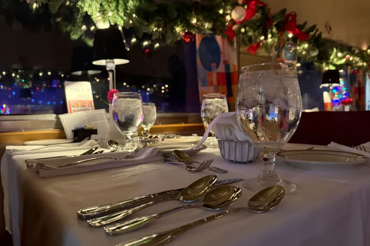 Make Your Holiday Bright with a Christmas Dinner Train Ride