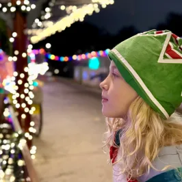 Families ride TVRM’s North Pole Limited, sipping cocoa aboard a festive vintage train bound for Santa’s workshop.