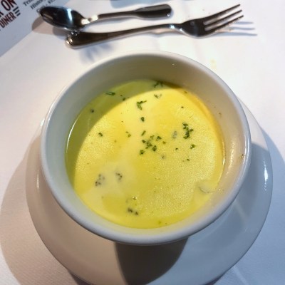 Elegant Dining Meets Classic Rail Travel – Reserve Your Dinner Train Experience Now!