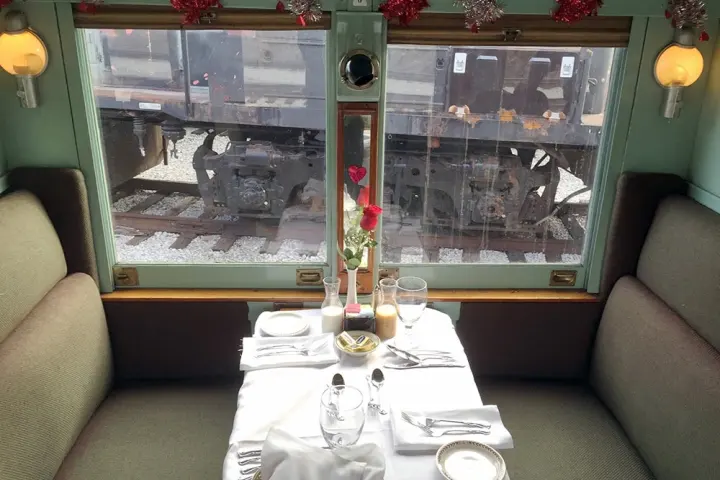 Unforgettable Christmas Train Dining Experiences in Chattanooga