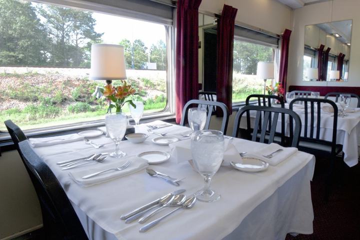 Tennessee's Railside Culinary Journey: Dine & Ride!