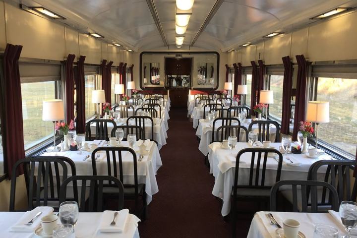 Tennessee’s Culinary Voyage: Dinner Trains Await!