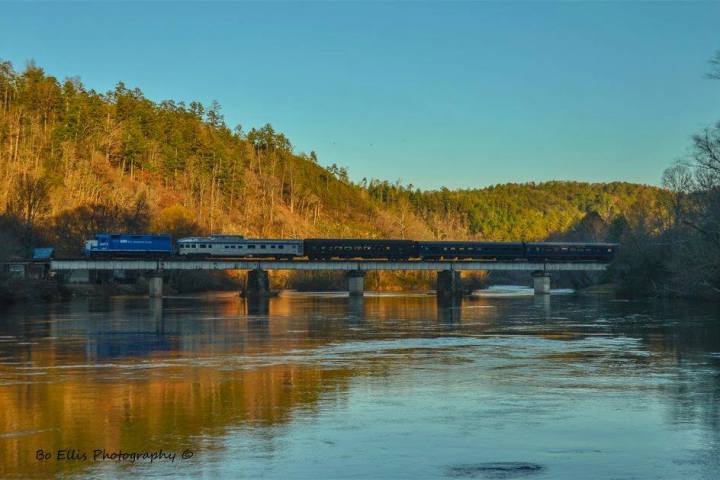 Rail Adventures Await: Tennessee's Autumn Spectacle.