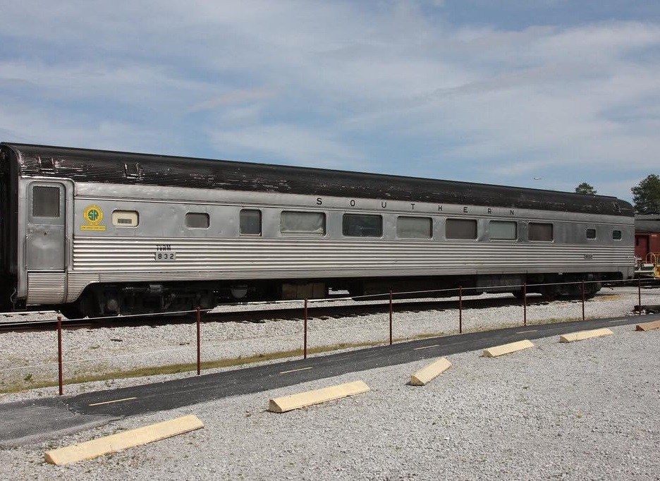 Southern Railway 832 Coach | Tennessee Valley Railroad