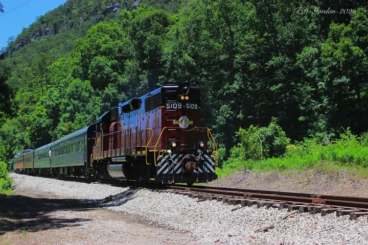 Glide Amidst Fall's Beauty on Tennessee Train Routes.