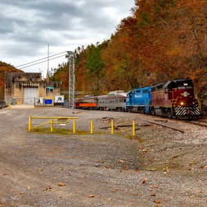 Seasonal Train Excursions: Tennessee's Fall Highlights.