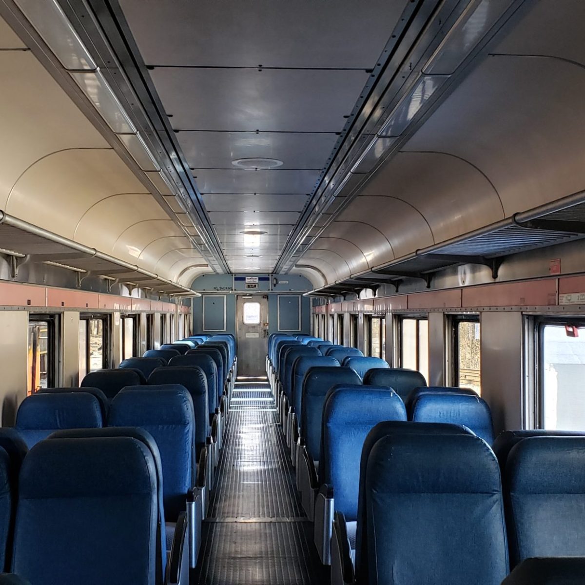 Its initial configuration consisted of 10 single-passenger roomettes and 6 double bedrooms, designed to accommodate two passengers each. Despite no longer functioning as a sleeper car, the 1488 was repurposed as a commuter car.