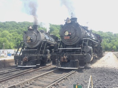 Steam Star #630 Lights Up the Evening Ridge Runner!