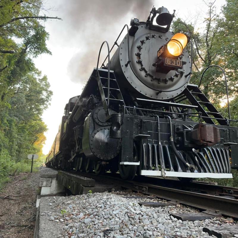 Rail Romance: Sunsets and Songs aboard the Evening Ridge Runner