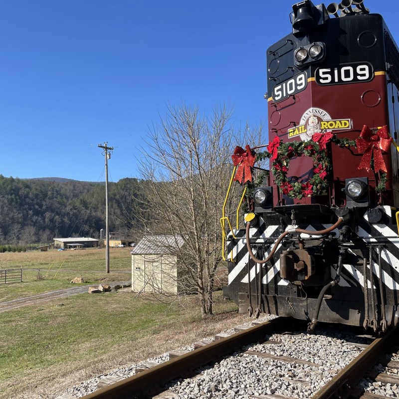 Discover the Magic of Hiwassee Holiday Train Rides!
