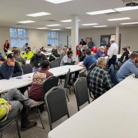 Our Festive Debate: Turn Signals in Roundabouts!