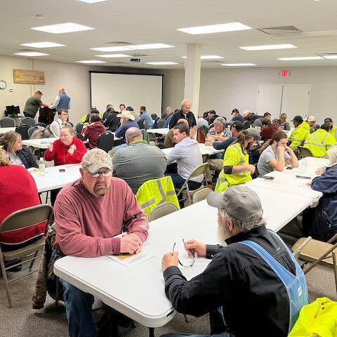 Traffic Circles: To Signal or Not to Signal?