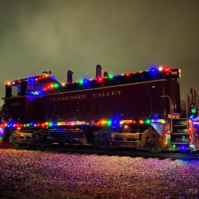 Experience Winter Magic: North Pole Limited Train Adventures!