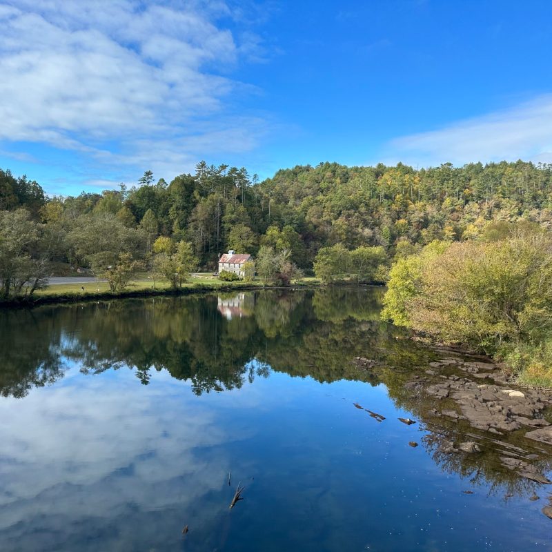 Journey through Autumn: East Tennessee’s Scenic Train Rides