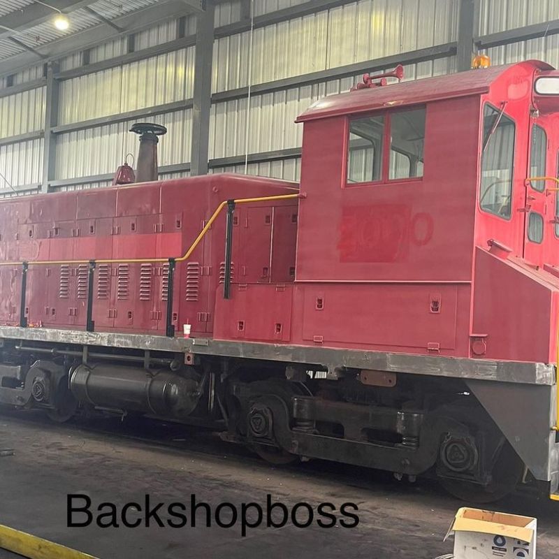 SW8 #2000 Locomotive's Dazzling Transformation!