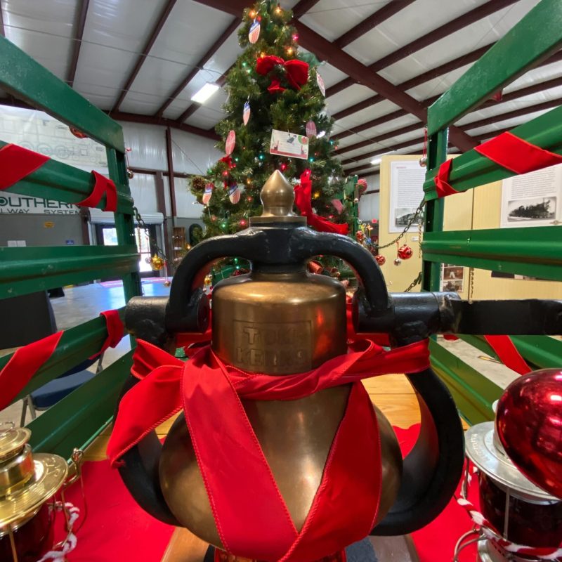 Explore Railroads and the North Pole in Tennessee Valley!