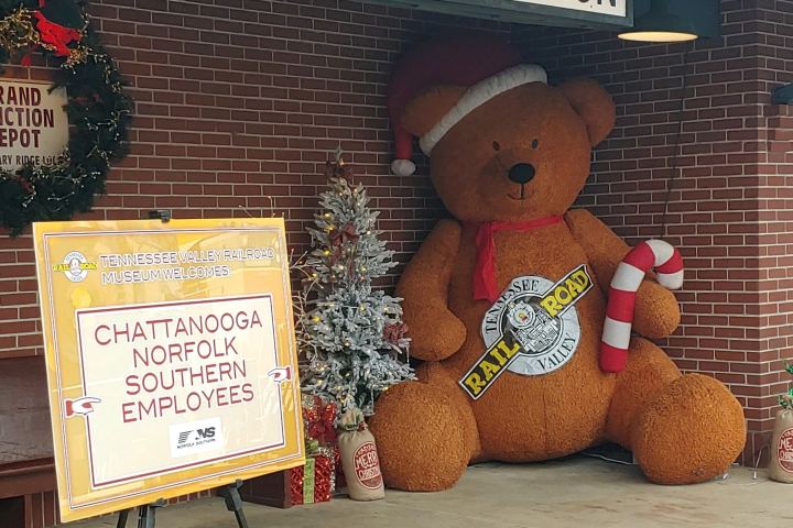 Norfolk Southern's Holiday Celebration Aboard the Santa Train