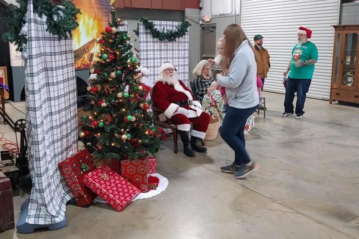 Norfolk Southern Holiday Express: Join the Festivities