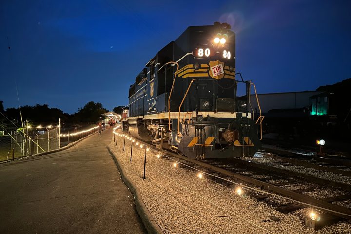 Romantic Valentine’s Train Ride: A Historical Adventure