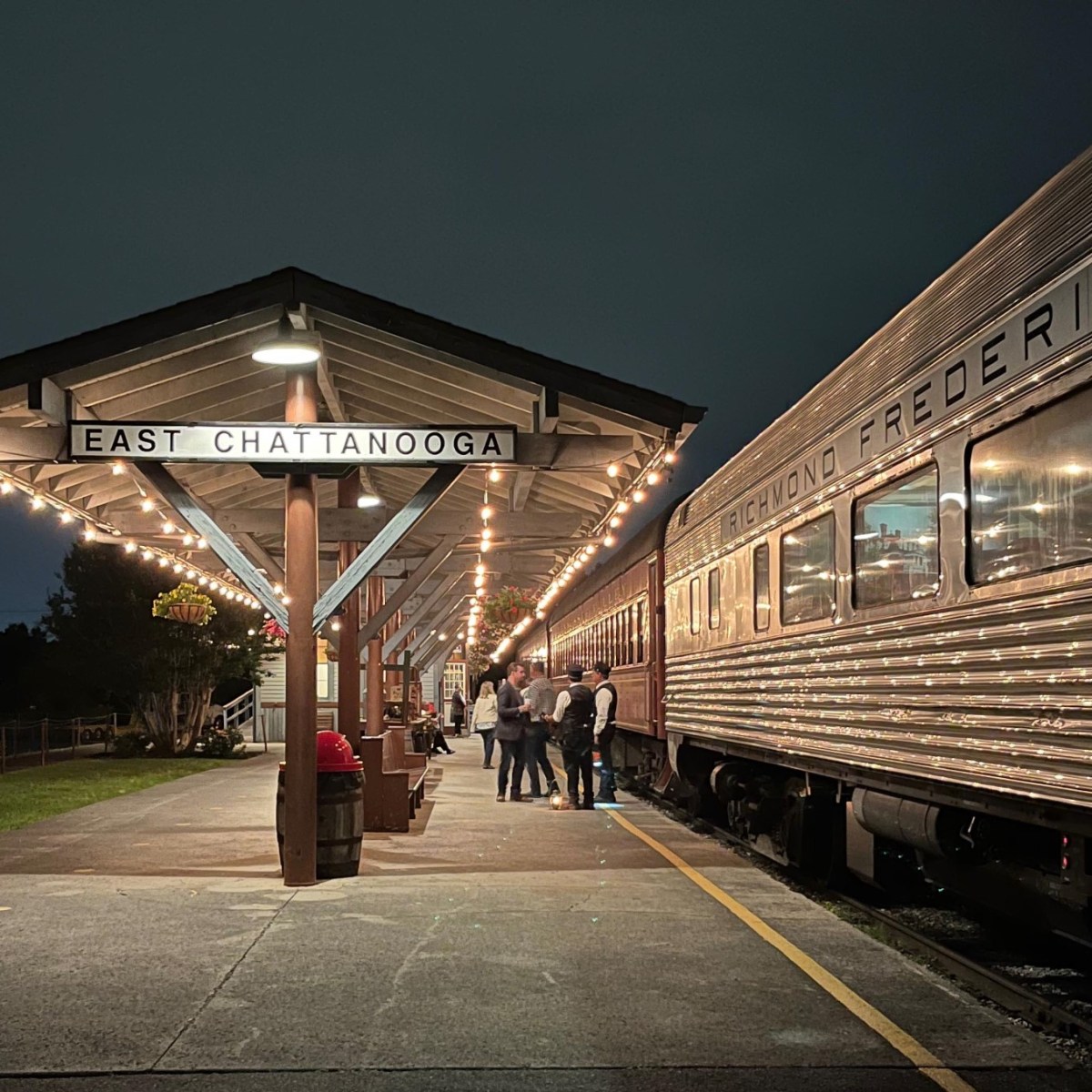Celebrate Love with Dinner and a Train Ride on Valentine’s Day