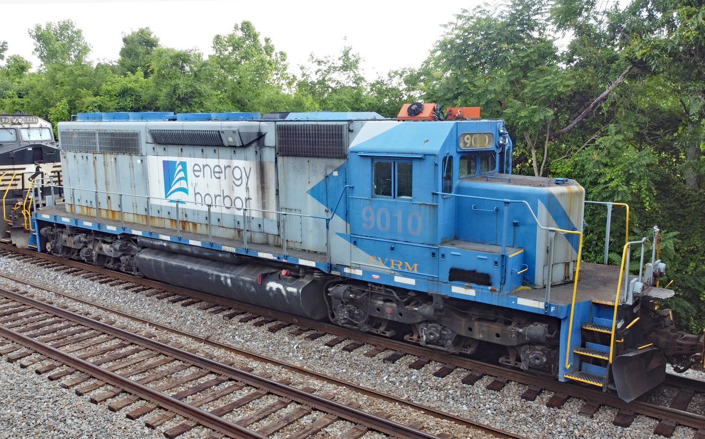 Chattanooga Welcomes Former L&N SD40 Number 1230 Chattanooga Welcomes Former L&N SD40 Number 1230