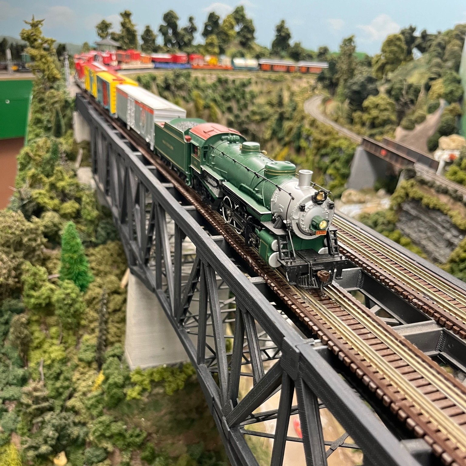 Scale model trains for sale 2025
