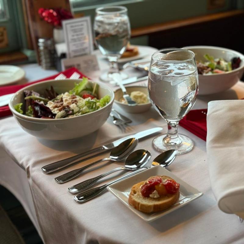 Valentine’s Dinner Train: A Romantic Evening on the Rails