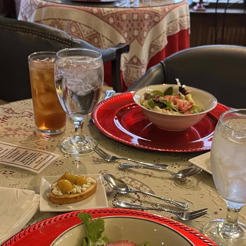 Enjoy Dinner, Drinks & Dessert by Train