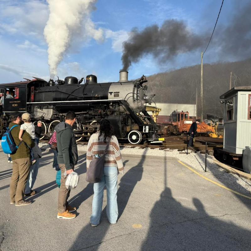 Tennessee Valley Railroad Offers Fall Train Rides