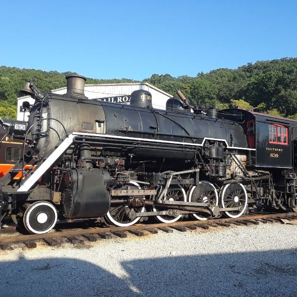 During the 1960s-1980s 630 was dolled up in the style of Southern freight and passenger locomotives in the 1930s, complete with painted axle ends and poling pockets.