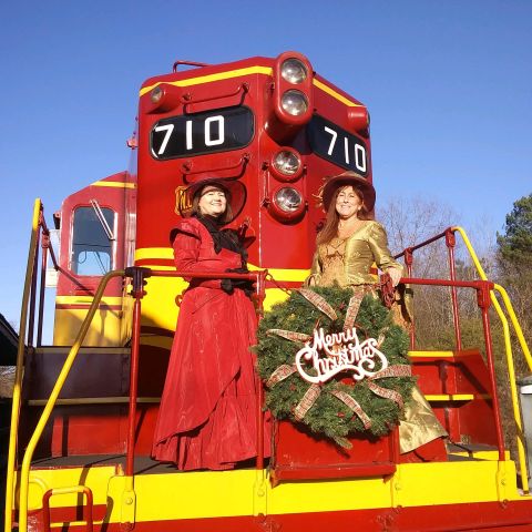 Locomotive 710 decorated for Christmas at the Summerville Santa Special departure.